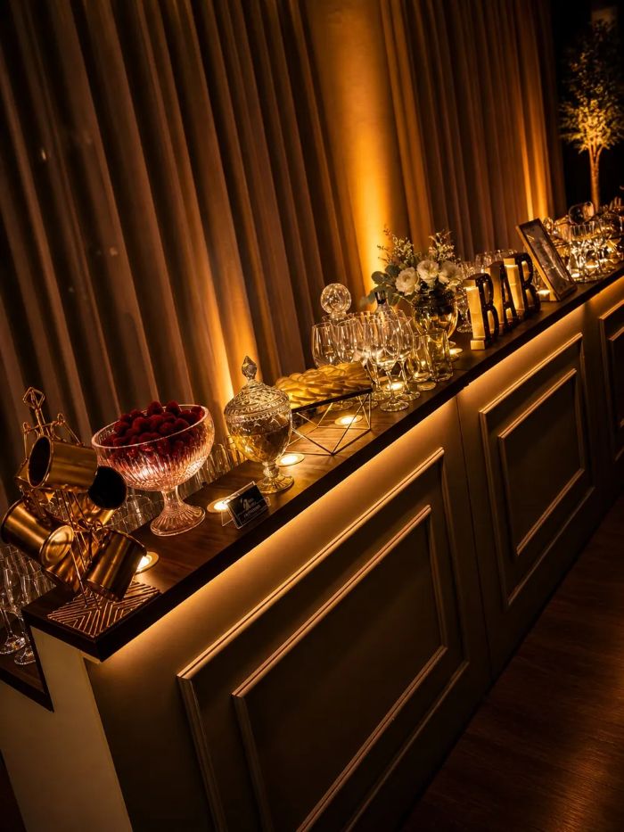 Bar dourado elegante