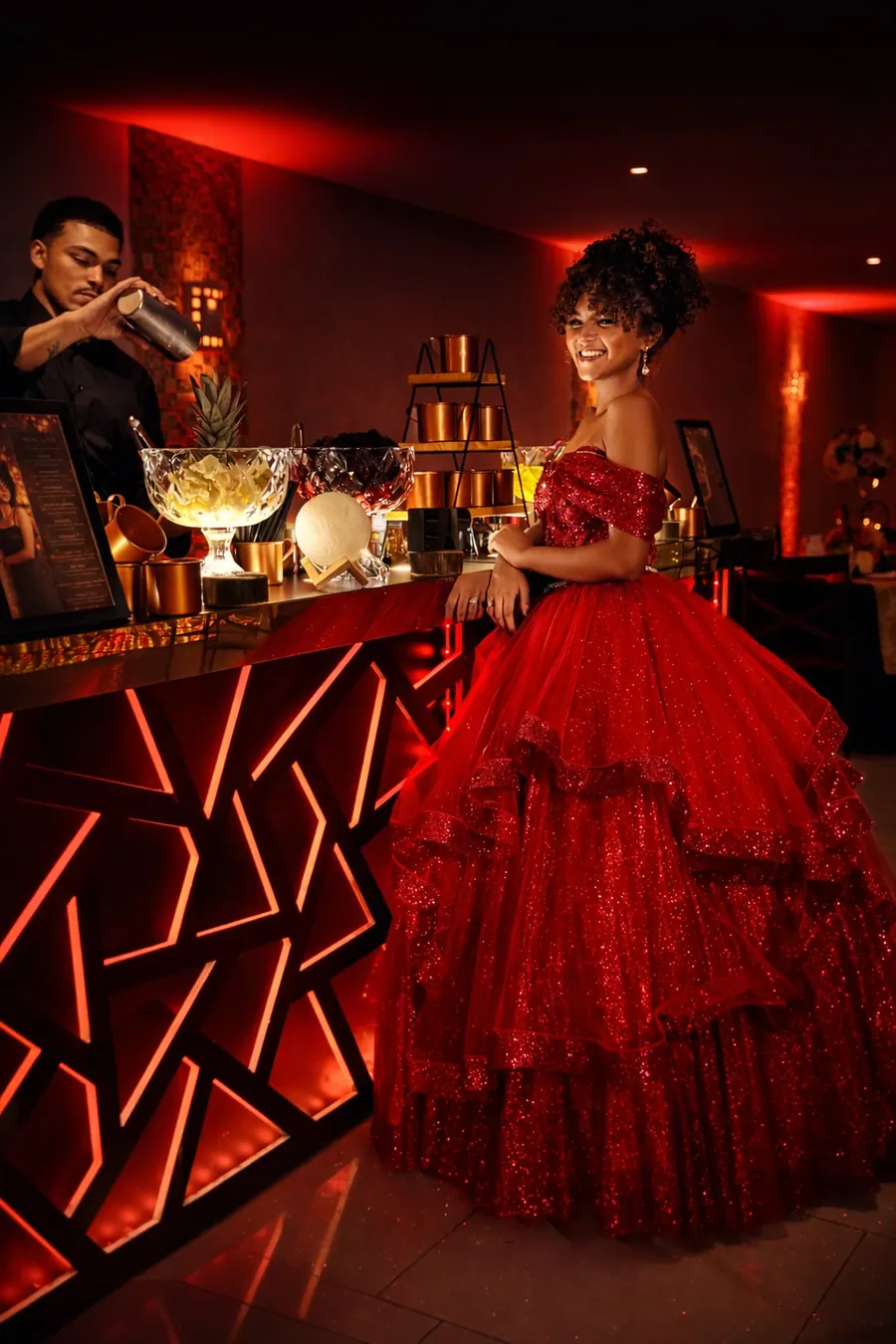 Bartender preparando drinks em uma festa de 15 anos